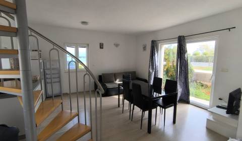 CHORVATSKO - Apartmán v 1. řadě od moře - NIN