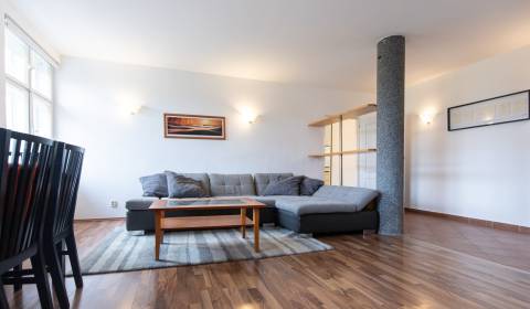 Pronájem Byt 2+1, Byt 2+1, Hviezdoslavovo námestie, Bratislava - Staré