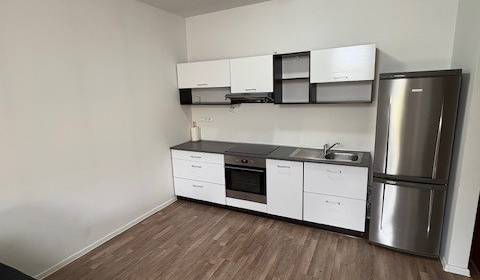 Pronájem Byt 2+1, Byt 2+1, Trenčín, Slovensko