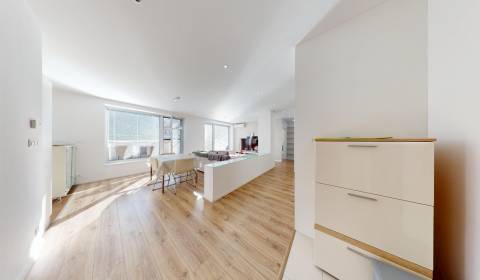 Pronájem Byt 3+1, Byt 3+1, Ľadová, Bratislava - Staré Mesto, Slovensko