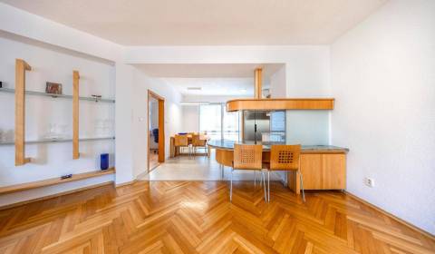 Prodej Byt 3+1, Byt 3+1, Zámocká, Bratislava I, Slovensko