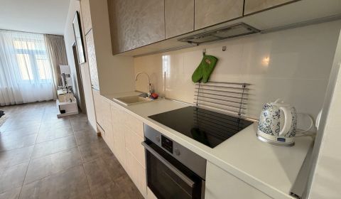 Prodej Byt 2+1, Byt 2+1, Škultétyho, Topoľčany, Slovensko