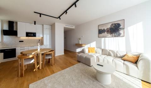 Pronájem Byt 3+1, Byt 3+1, Floriánska, Bratislava - Staré Mesto, Slove