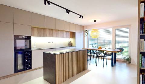 Prodej Rodinný dům, Rodinný dům, Trenčín, Slovensko