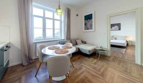 Pronájem Byt 3+1, Byt 3+1, Nám. 1. mája, Bratislava - Staré Mesto, Slo