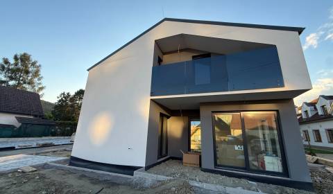 Prodej Byt 4+1, Byt 4+1, Pod záhradami, Bratislava - Dúbravka, Slovens