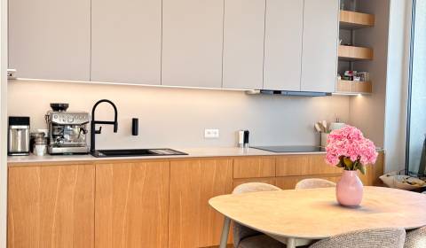 Prodej Byt 4+1, Byt 4+1, Labutia, Bratislava - Petržalka, Slovensko