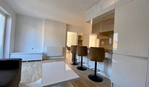 Prodej Byt 3+1, Byt 3+1, Kúpeľná, Komárno, Slovensko