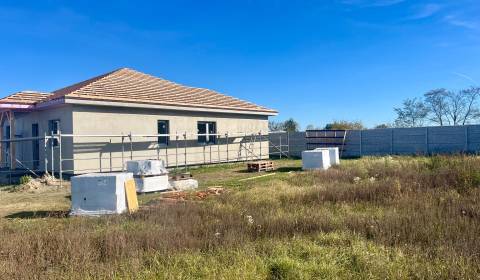 Prodej Rodinný dům, Rodinný dům, Bayerova záhrada, Komárno, Slovensko