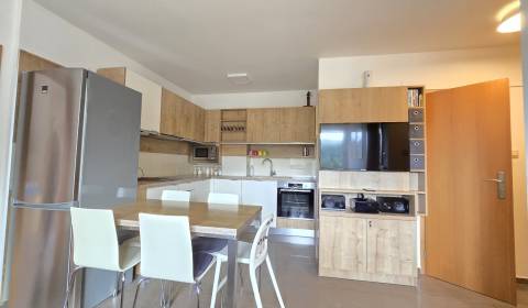 Prodej Byt 3+1, Byt 3+1, Donovaly spiežovecc, Banská Bystrica, Slovens