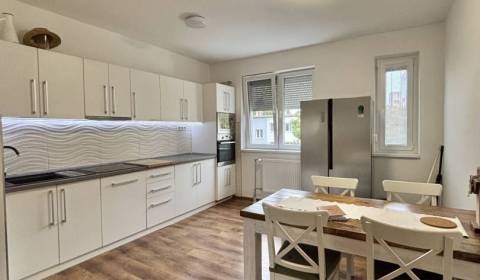 Pronájem Byt 3+1, Byt 3+1, Damjanichová, Komárno, Slovensko