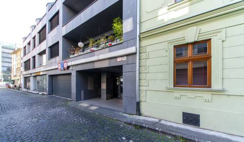 Pronájem Garáže, Garáže, Jozefská, Bratislava - Staré Mesto, Slovensko