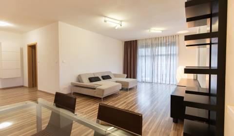 Pronájem Byt 2+1, Byt 2+1, Kadnárova, Bratislava - Rača, Slovensko