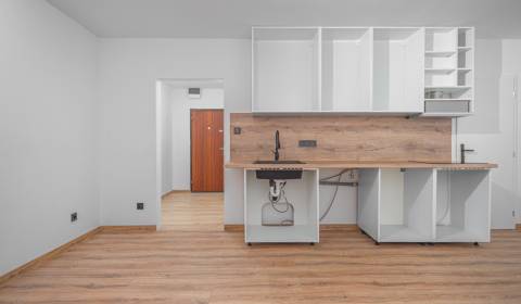 Prodej Byt 2+1, Byt 2+1, Drobného, Bratislava - Dúbravka, Slovensko