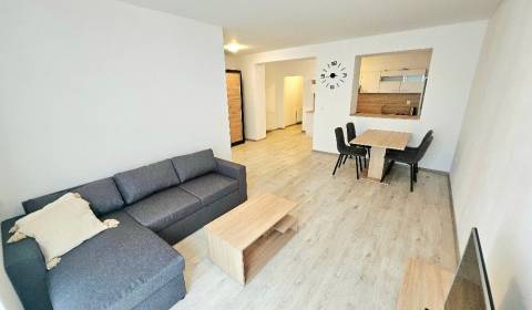 Pronájem Byt 2+1, Byt 2+1, Bánovce nad Bebravou, Slovensko