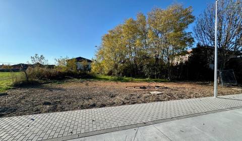 Prodej Pozemky - bydlení, Pozemky - bydlení, Malinovo, Senec, Slovensk