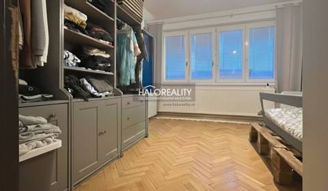 Pronájem Byt 3+1, Púchov, Slovensko