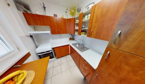 Prodej Byt 3+1, Byt 3+1, Krušovská, Topoľčany, Slovensko