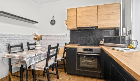 Prodej Byt 3+1, Byt 3+1, Senec, Slovensko