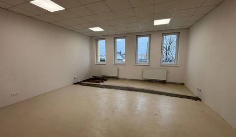 Pronájem Kancelářské prostory, Kancelářské prostory, Poprad, Slovensko