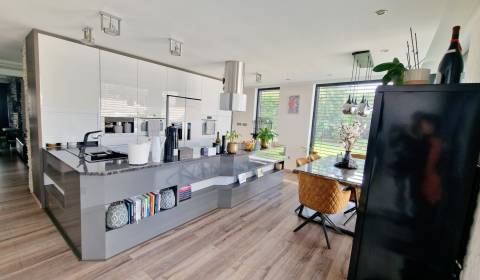 Prodej Rodinný dům, Rodinný dům, Jánošíkova, Piešťany, Slovensko