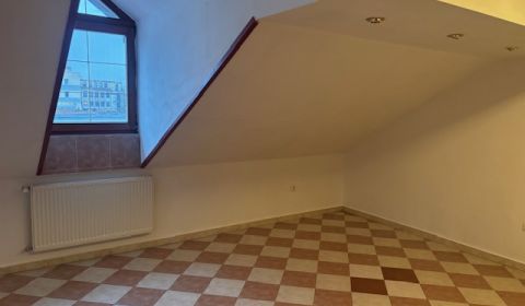 Pronájem Kancelářské prostory, Kancelářské prostory, Senec, Slovensko