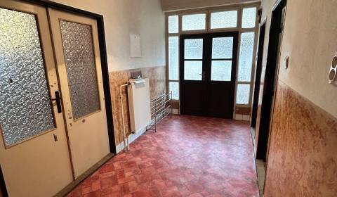 Prodej Rodinný dům, Rodinný dům, Bešeňovská ulica, Nové Zámky, Slovens