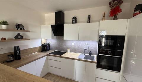 Pronájem Byt 2+1, Byt 2+1, Kukučínova, Senec, Slovensko