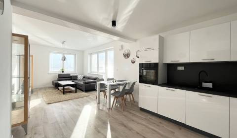 Pronájem Byt 2+1, Byt 2+1, Kožušnícka, Trenčín, Slovensko