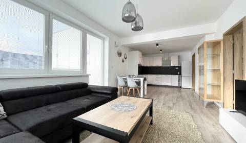 Pronájem Byt 2+1, Byt 2+1, Kožušnícka, Trenčín, Slovensko