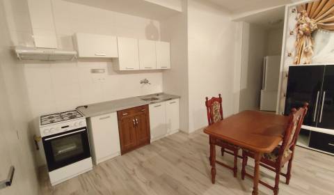 Pronájem Byt 2+1, Byt 2+1, Nové Zámky, Slovensko