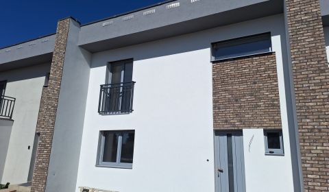 Prodej Rodinný dům, Rodinný dům, Nové Zámky, Slovensko