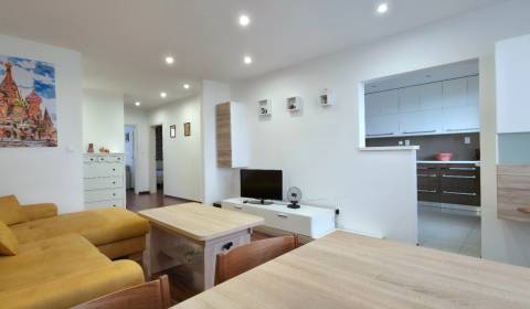 Prodej Byt 3+1, Byt 3+1, Žiar nad Hronom, Slovensko