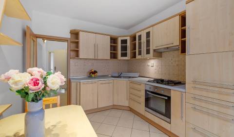 Prodej Byt 4+1, Byt 4+1, Hrobákova, Bratislava - Petržalka, Slovensko