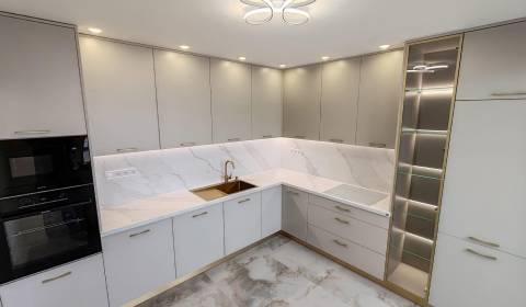 Prodej Byt 3+1, Byt 3+1, HOLLEHO, Michalovce, Slovensko