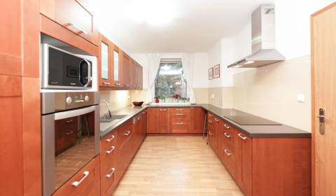 Prodej Rodinný dům, Rodinný dům, Hlavná, Dunajská Streda, Slovensko