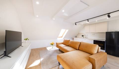 Pronájem Byt 2+1, Byt 2+1, Beniakova, Nitra, Slovensko