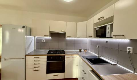 Prodej Byt 3+1, Byt 3+1, Gejzu Dusíka, Trnava, Slovensko