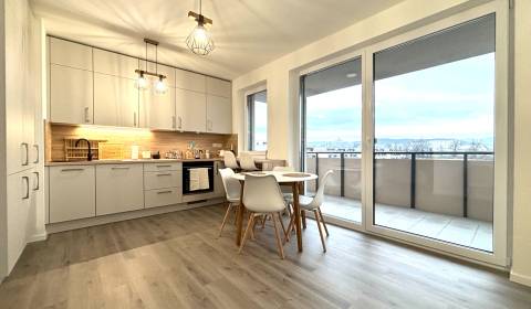 Pronájem Byt 3+1, Byt 3+1, Vladimíra Predmerského, Trenčín, Slovensko