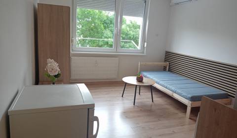 Pronájem Garsoniéra, Garsoniéra, Nábrežná, Nové Zámky, Slovensko