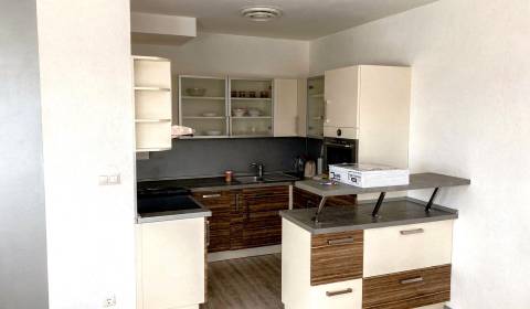 Pronájem Byt 2+1, Byt 2+1, Banská Bystrica, Slovensko