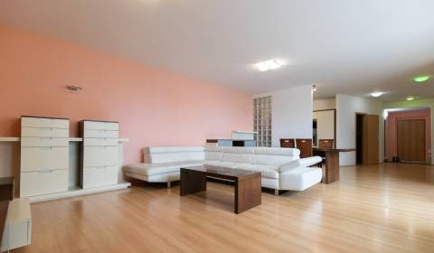 Pronájem Byt 3+1, Byt 3+1, Hany Meličkovej, Bratislava - Karlova Ves, 