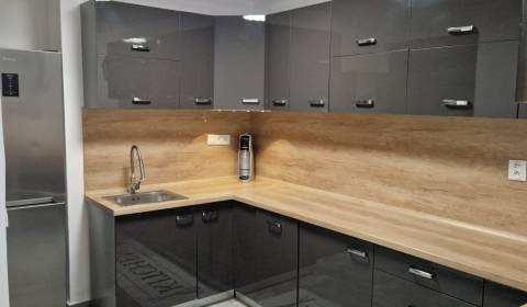 Pronájem Byt 3+1, Byt 3+1, Nová Doba, Galanta, Slovensko