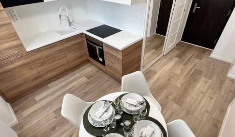 Prodej Byt 2+1, Byt 2+1, Komárno, Slovensko