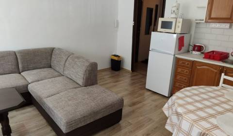 Pronájem Byt 1+1, Byt 1+1, Nové Zámky, Slovensko