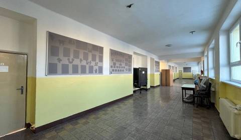 Pronájem Prostory pro obchod, Prostory pro obchod, Poprad, Slovensko