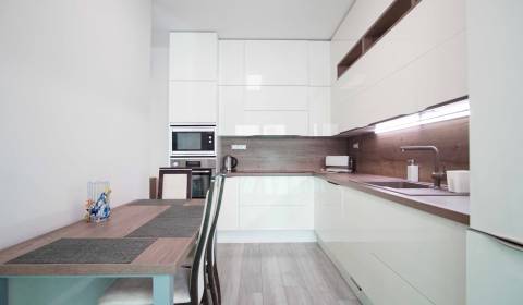 Prodej Byt 3+1, Byt 3+1, Andovská, Nové Zámky, Slovensko