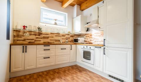 Pronájem Byt 2+1, Byt 2+1, Hrachová, Bratislava - Ružinov, Slovensko