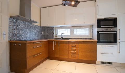 Prodej Rodinný dům, Rodinný dům, Miloslavovská, Senec, Slovensko