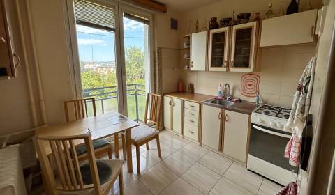 Prodej Byt 3+1, Byt 3+1, Exnárová, Bratislava - Ružinov, Slovensko